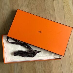 Hermes box 14.25x7.25 inches. Perfect Bo’s!